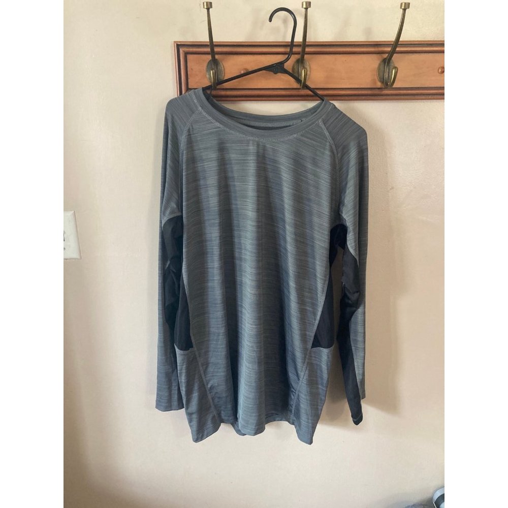 Long sleeve Hang Ten athletic‎ shirt
